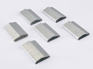 Verschlusshülsen für pneumatische Stahlbandumreifung in vier Grössen von 16 bis 32 mm